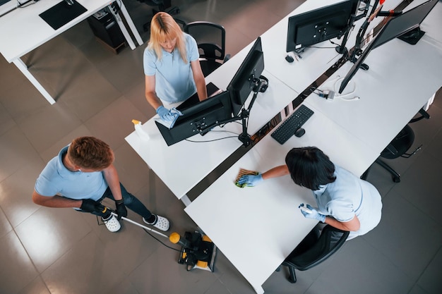 Düzenli ofis temizliği